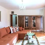Amari * Kaštela