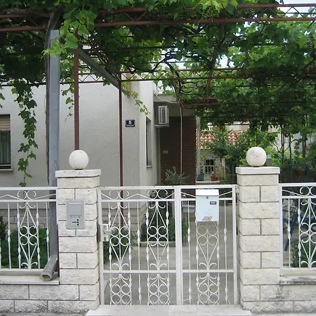 Amari *